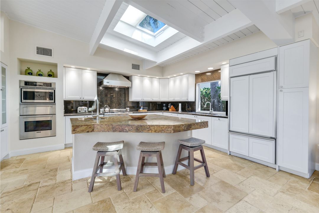 210 Central Ave, Naples, FL 34102