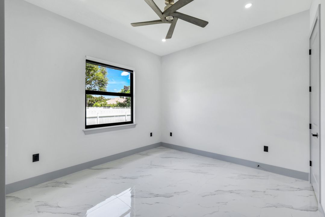 405 Mohawk Pkwy, Cape Coral, FL 33914