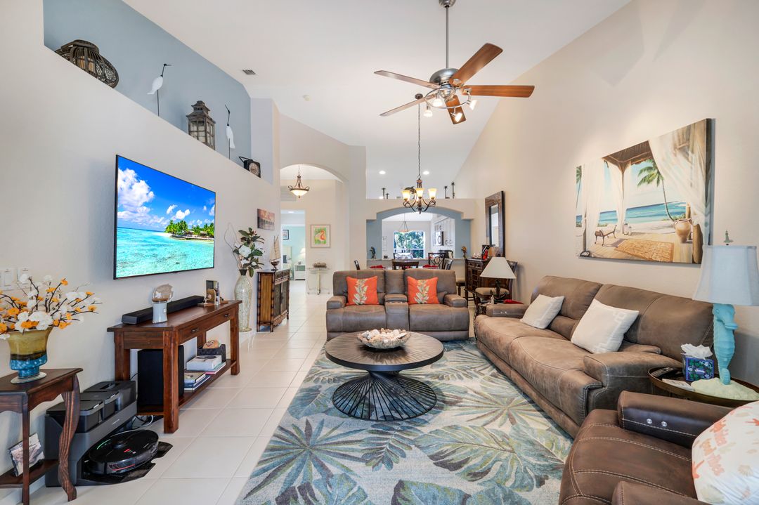 8199 Ibis Cove Cir, Naples, FL 34119