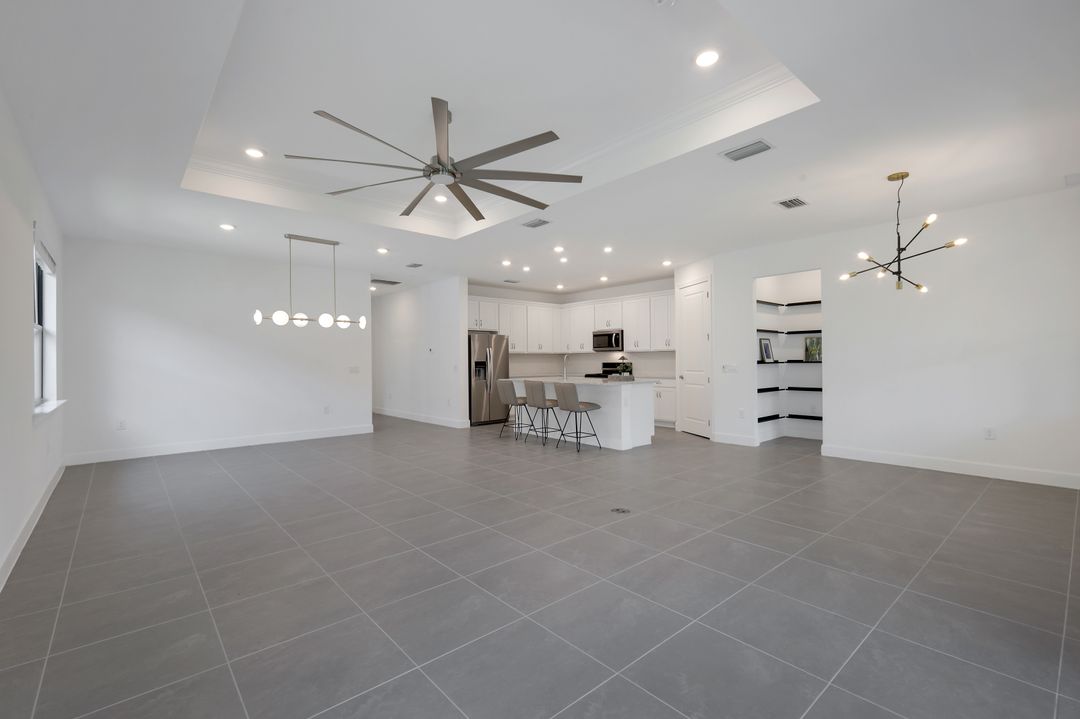 10518 Ventana Ct, Naples, FL 34120