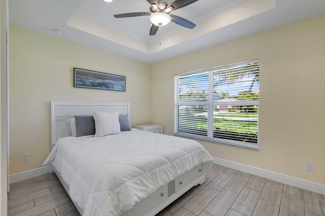 27741 Roslin Dr, Bonita Springs, FL 34135
