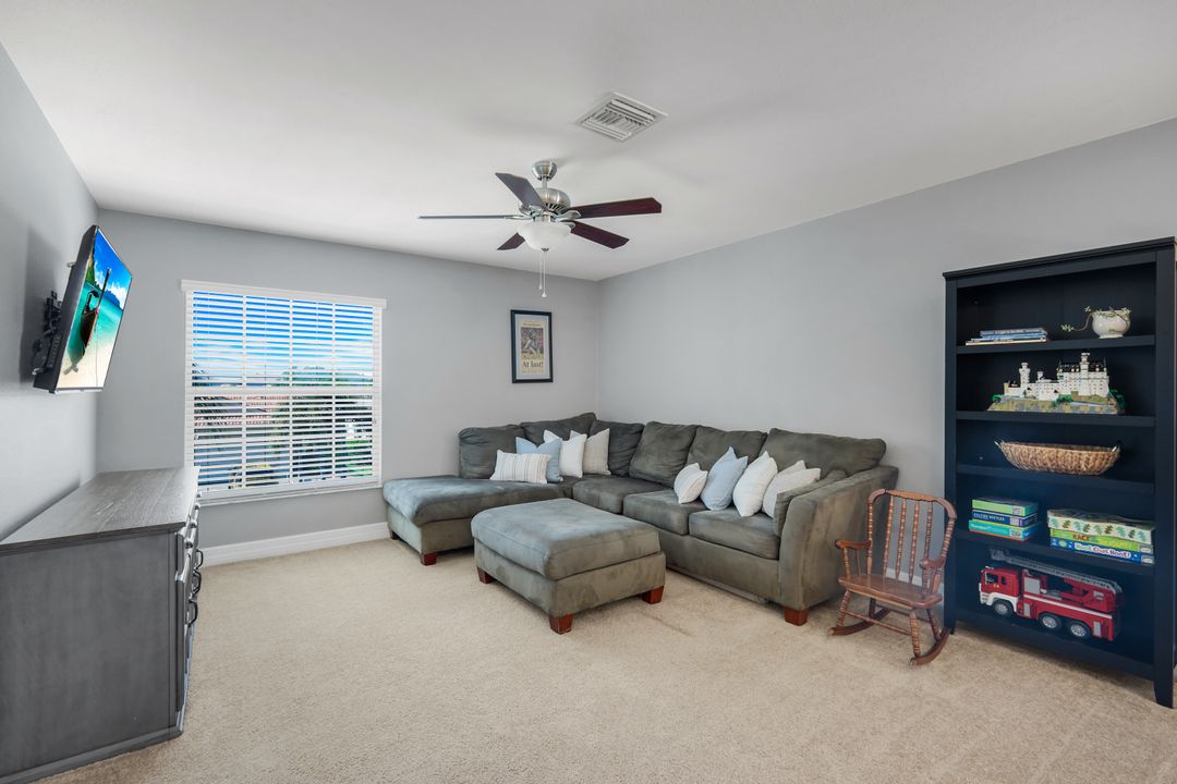 10443 Spruce Pine Ct, Fort Myers, FL 33913