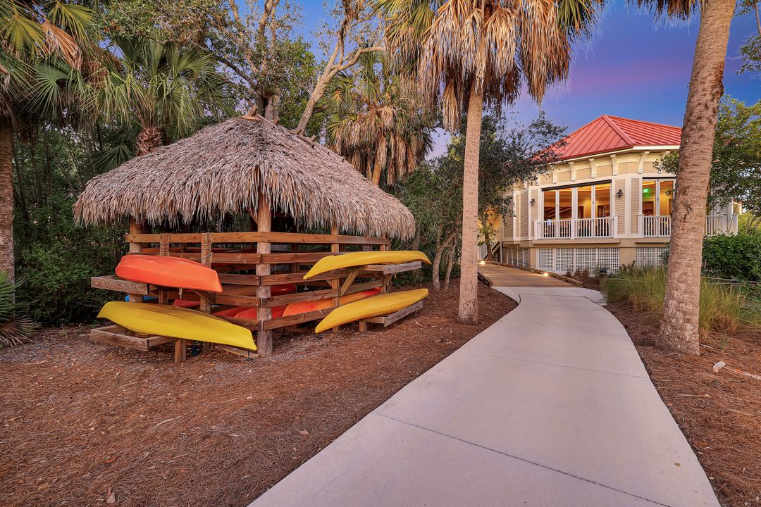 1252 Pocantico Ln, Naples, FL 34110