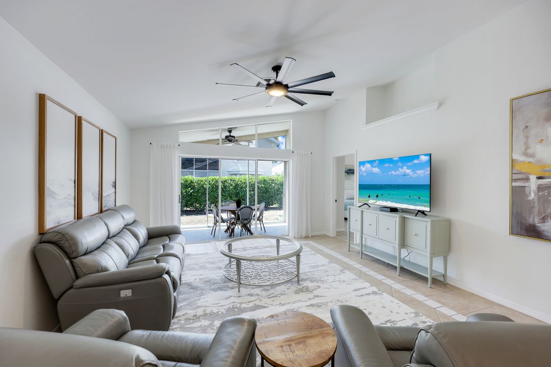 1588 Weybridge Cir, Naples, FL 34110