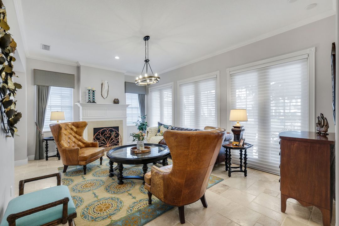 2896 Hatteras Way, Naples, FL 34119