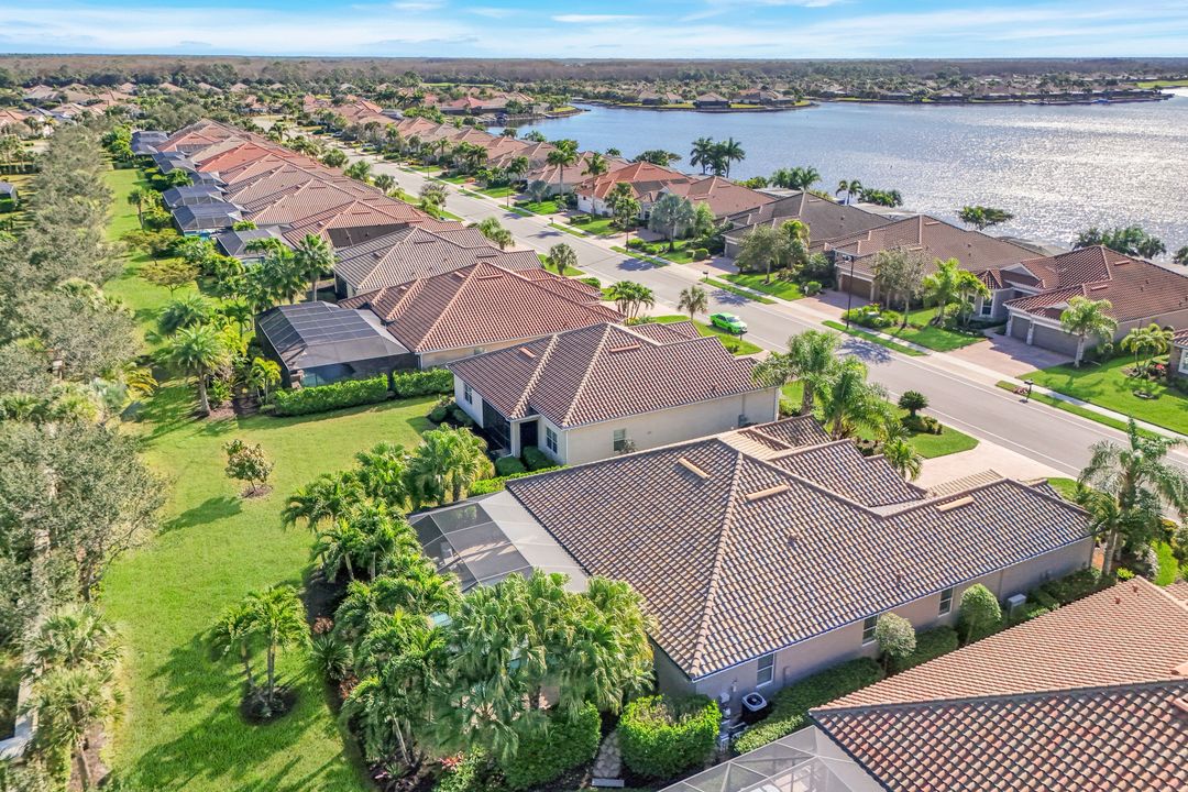 9314 Quarry Dr, Naples, FL 34120