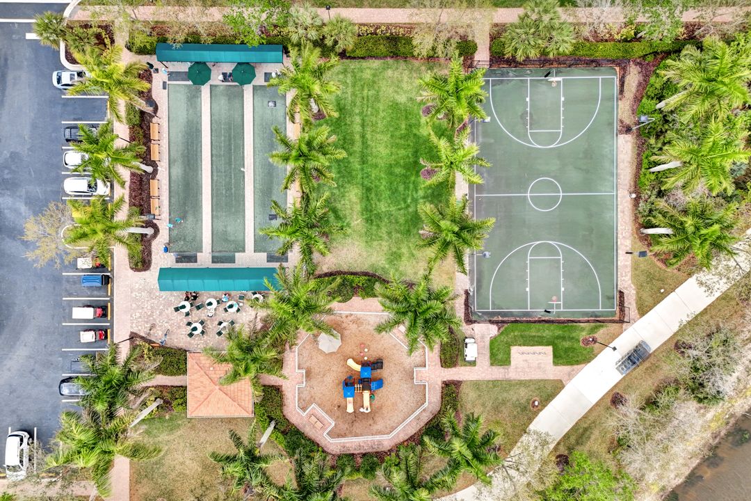 28729 Xenon Way, Bonita Springs, FL 34135