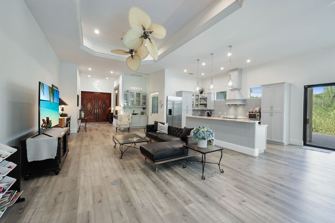 5203 Raintree Ln, Naples, FL 34113