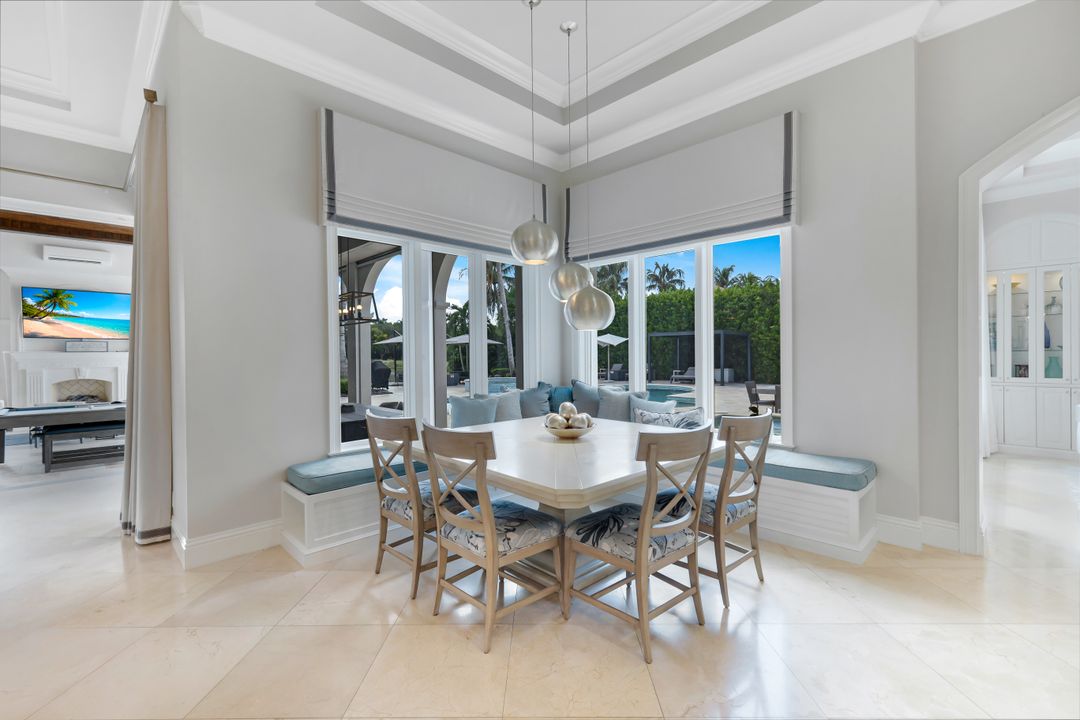 2558 Escada Ct, Naples, FL 34109