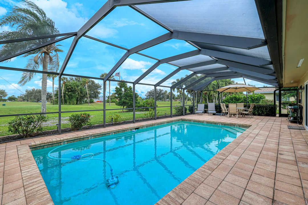 1515 Tredegar Dr, Fort Myers, FL 33919