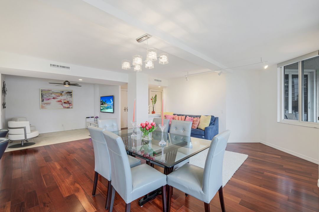 4041 Gulf Shore Blvd N #204, Naples, FL 34103