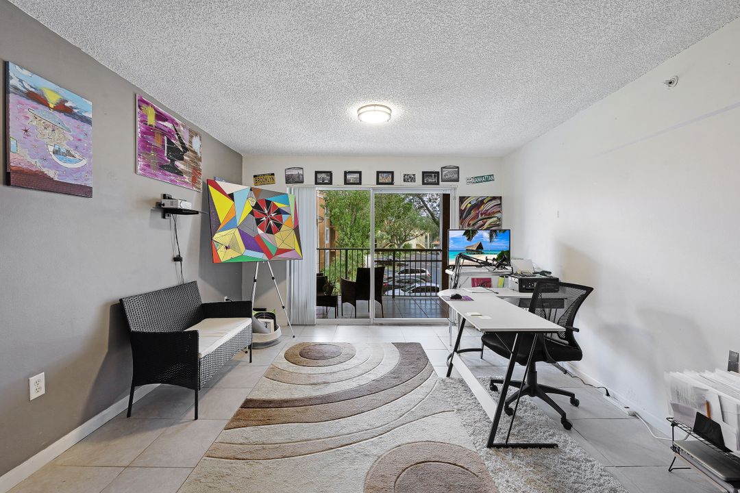 1160 Wildwood Lakes Blvd #9-205, Naples, FL 34104