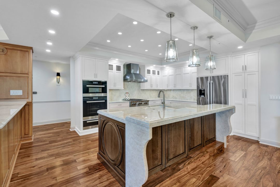 285 Grande Way #903, Naples, FL 34110