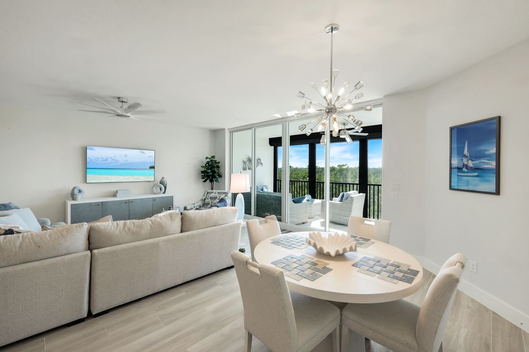 425 Cove Tower Dr #403, Naples, FL 34110