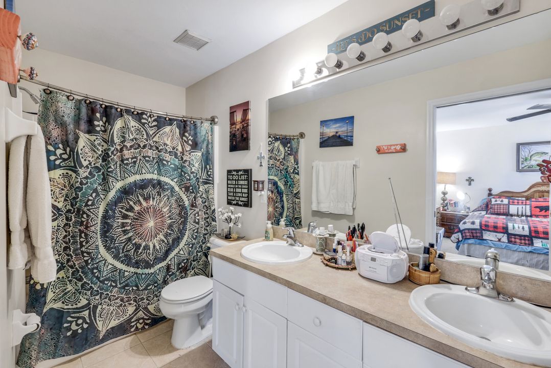 1020 Diplomat Pkwy W, Cape Coral, FL 33993