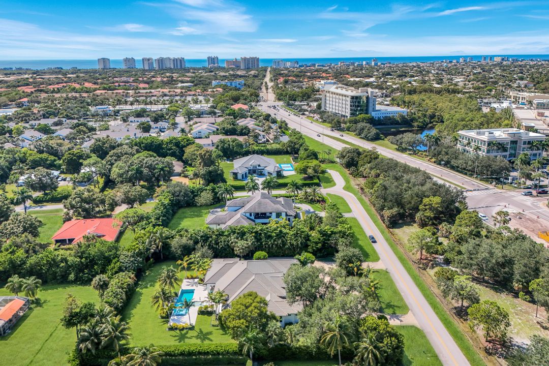 112 Hickory Rd, Naples, FL 34108