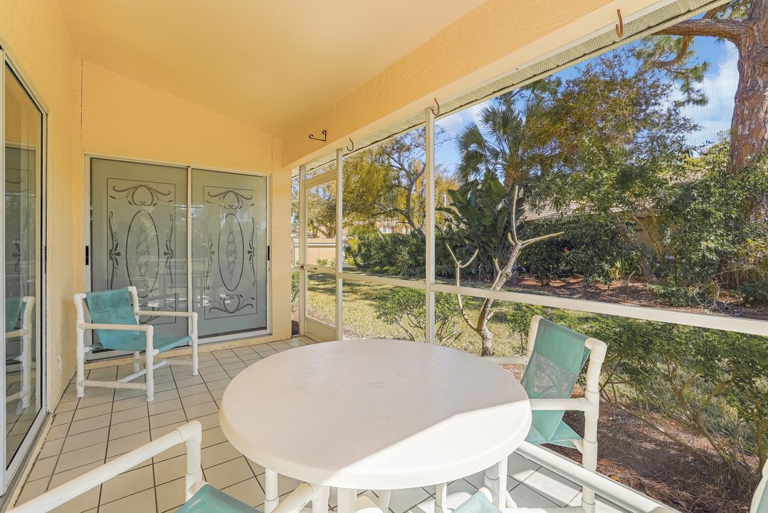 337 Emerald Bay Cir #U1, Naples, FL 34110