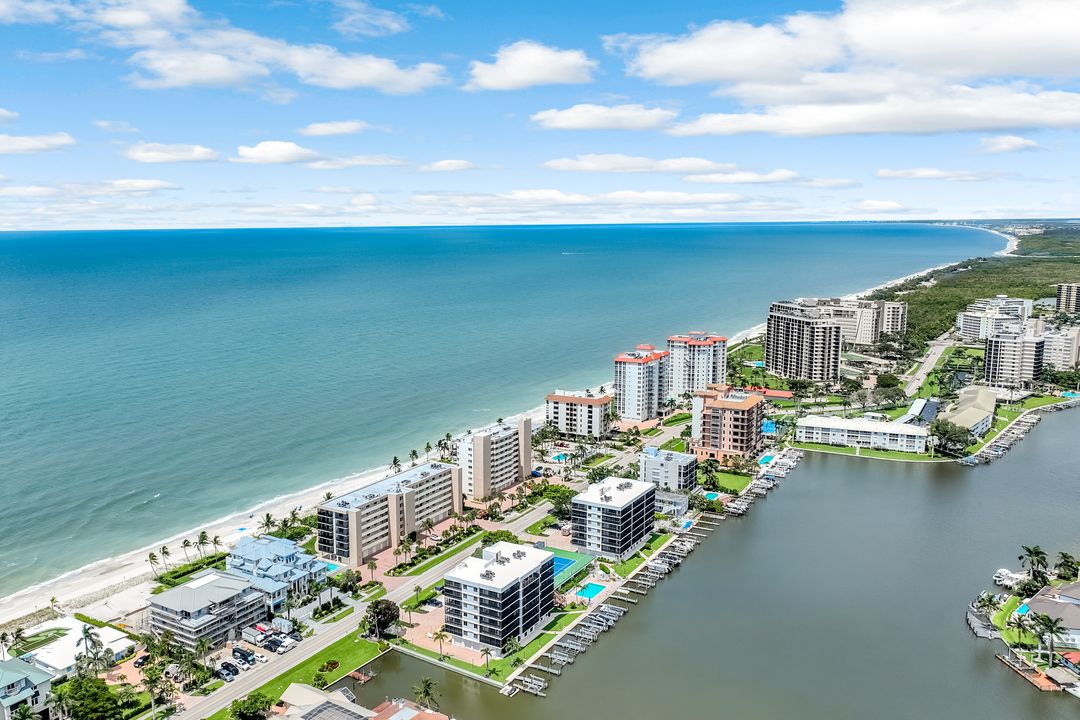 10475 Gulf Shore Dr #112, Naples, FL 34108