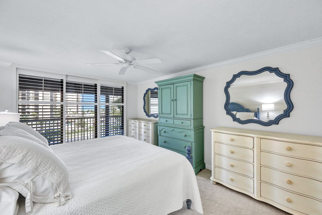 11030 Gulf Shore Dr #302, Naples, FL 34108