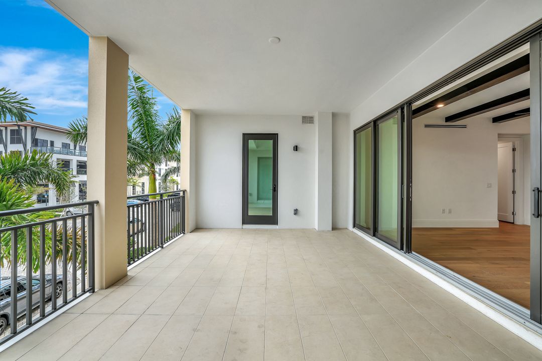 1130 3rd Ave S #211, Naples, FL 34102