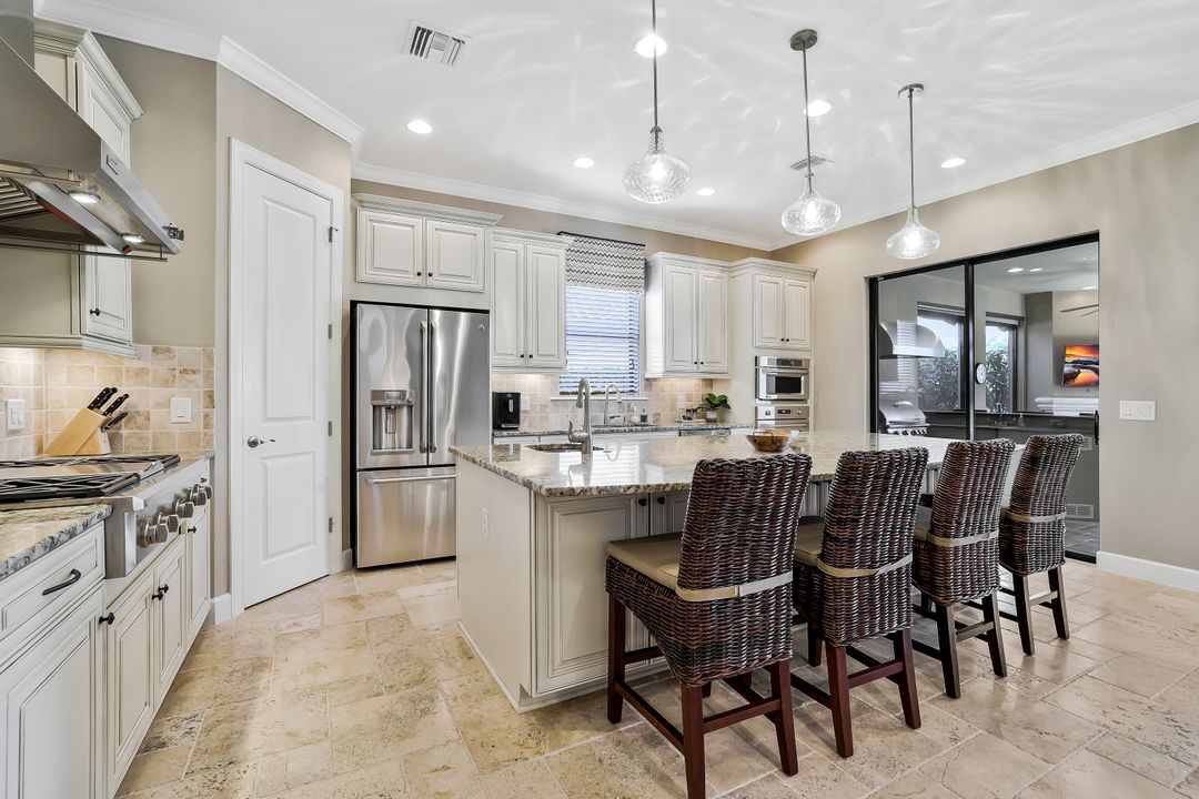 9568 Mussorie Ct, Naples, FL 34114