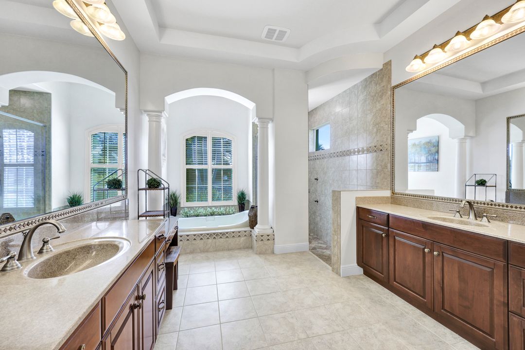 15321 Blackhawk Dr, Fort Myers, FL 33912