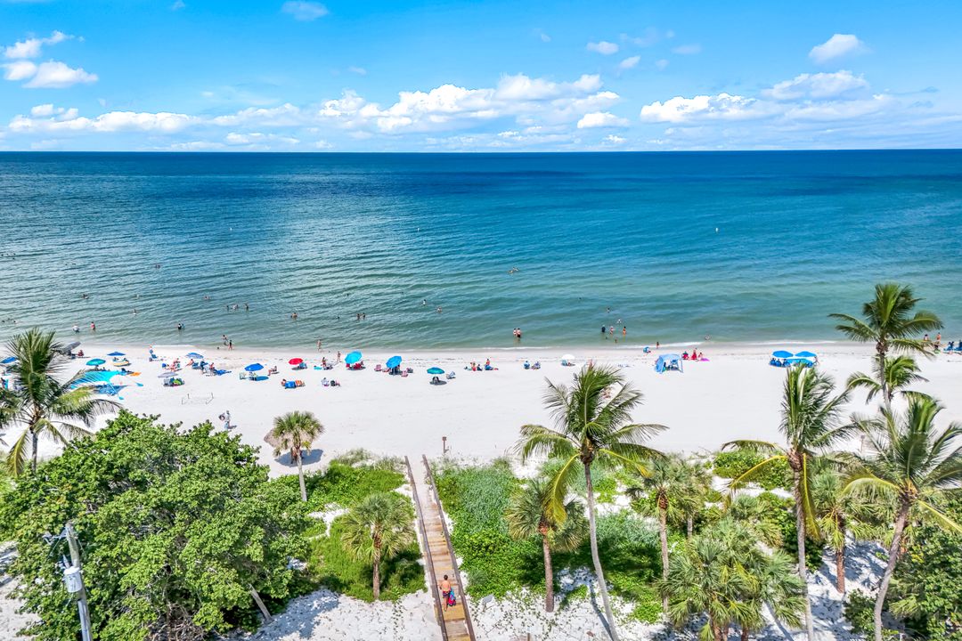 1546 Mandarin Rd, Naples, FL 34102