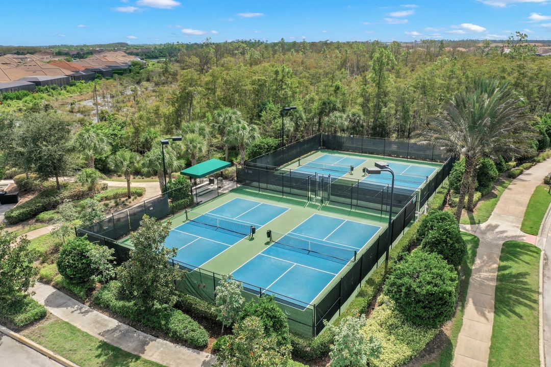 8675 Amour Ct, Naples, FL 34119