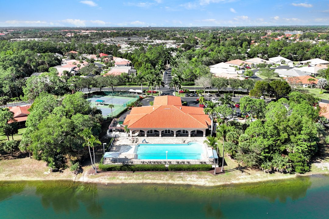 7488 Berkshire Pines Dr, Naples, FL 34104