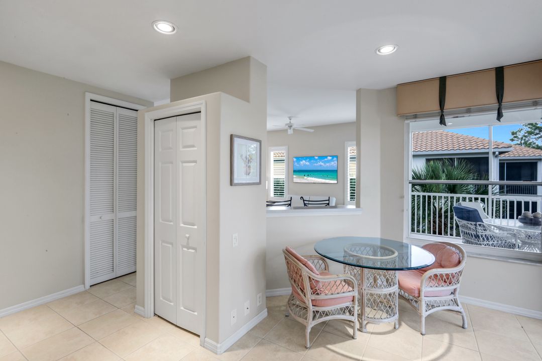 8231 Parkstone Pl #301, Naples, FL 34120