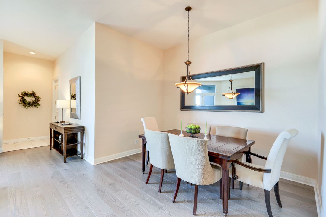 375 5th Ave S #305, Naples, FL 34102