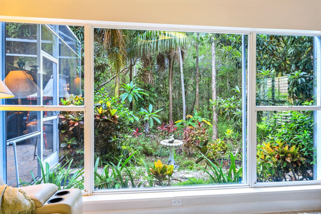 6689 Mill Run Rd, Naples, FL 34109