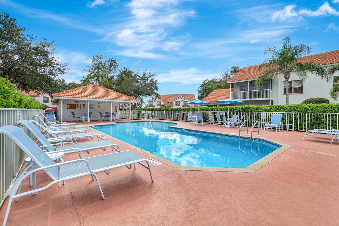 613 Windsor Sq #101, Naples, FL 34104
