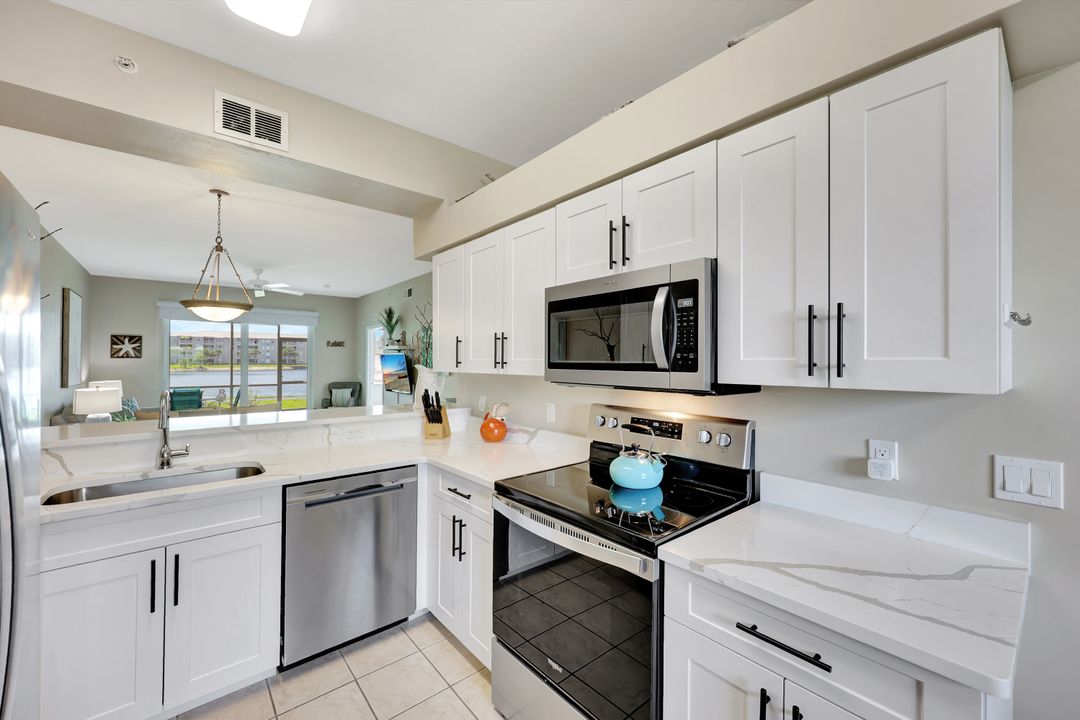 16615 Lake Cir Dr #414, Fort Myers, FL 33908