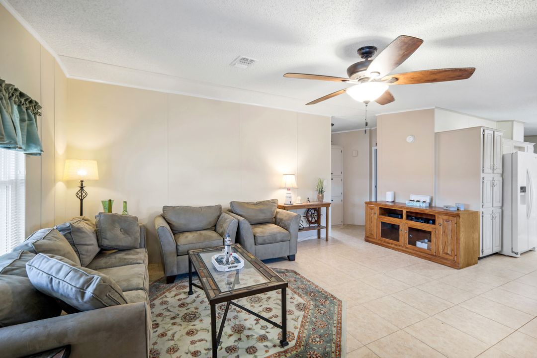 39 Umber Ct, Fort Myers, FL 33908