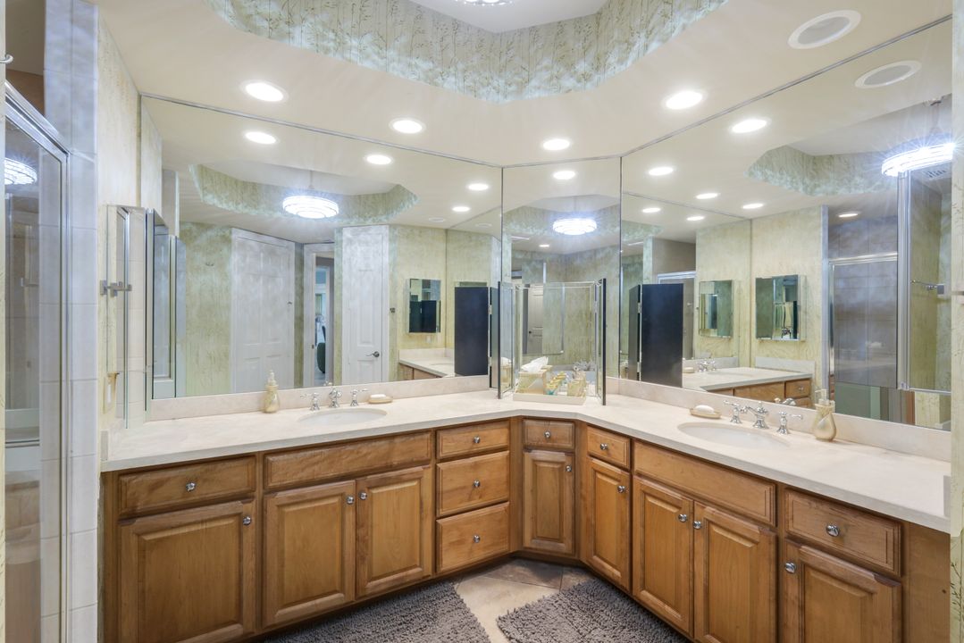 295 Grande Way #1405, Naples, FL 34110