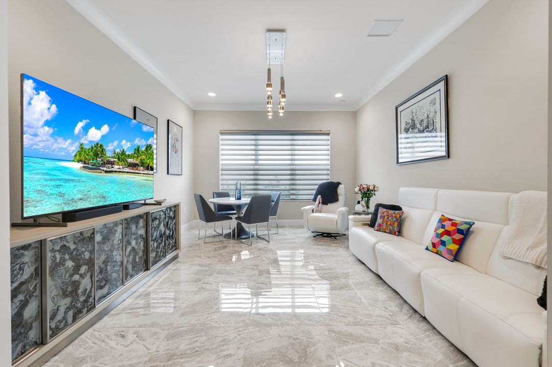 12033 Azalea Wy, Naples, FL 34120