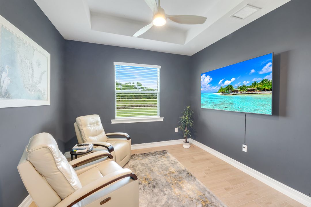 950 Stonewater Lk Ter, Cape Coral, FL 33993