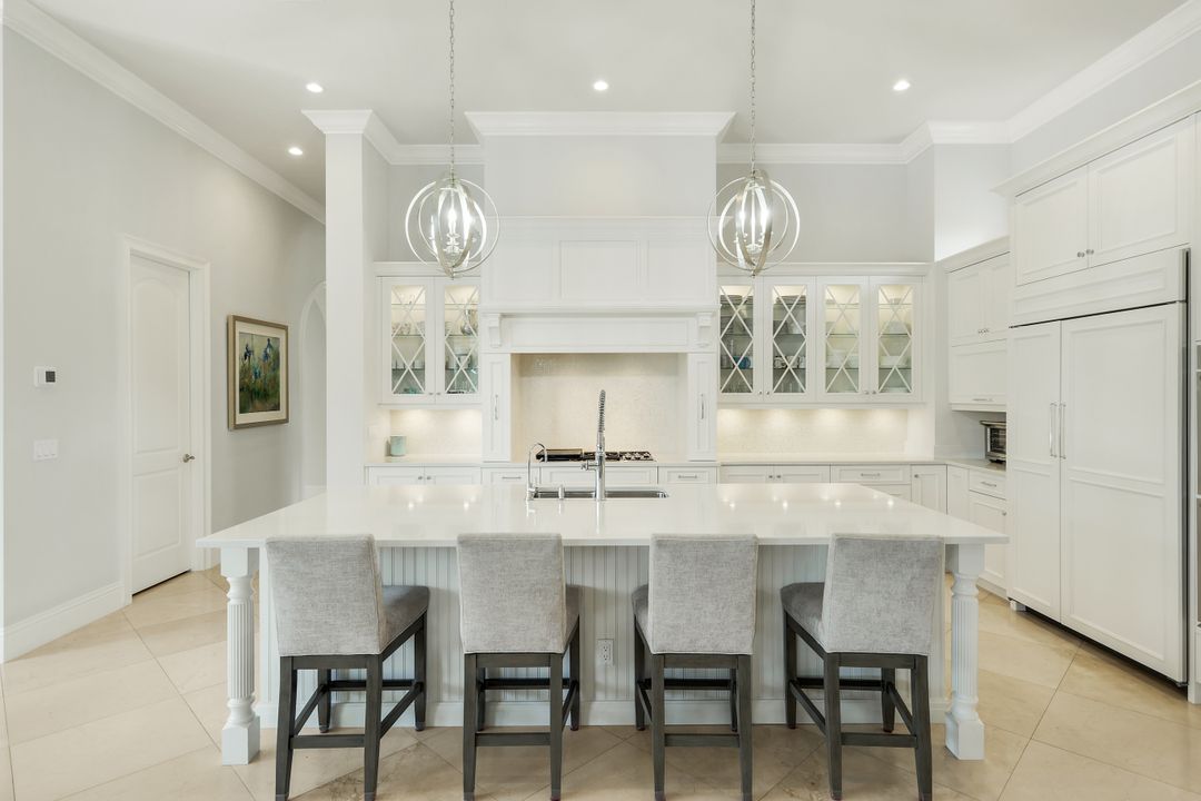 2885 Escada Ct, Naples, FL 34109