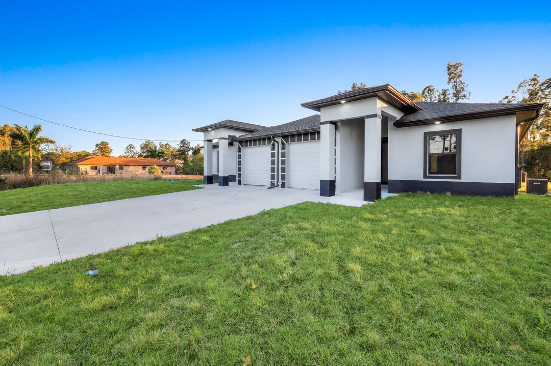 4805-4807 29th St SW, Lehigh Acres, FL 33973