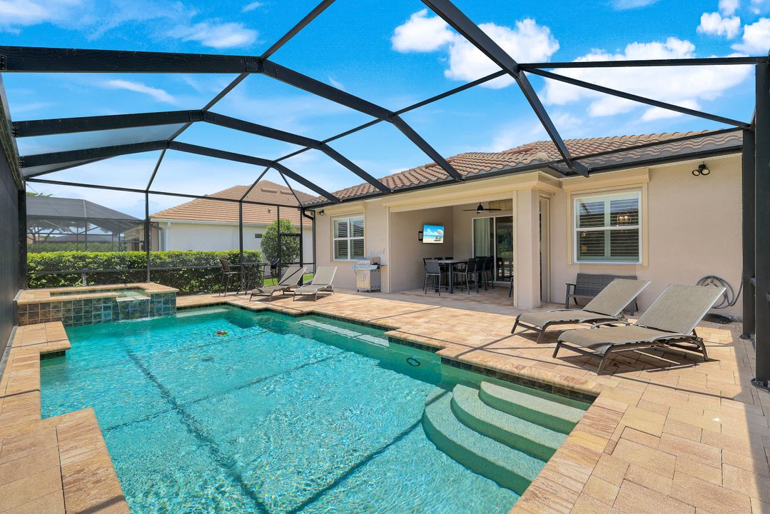 9263 Fieldstone Ln, Naples, FL 34120
