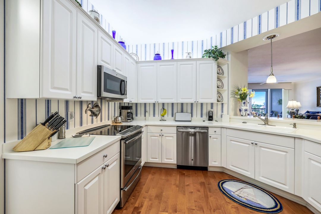 410 Flagship Dr #504, Naples, FL 34108