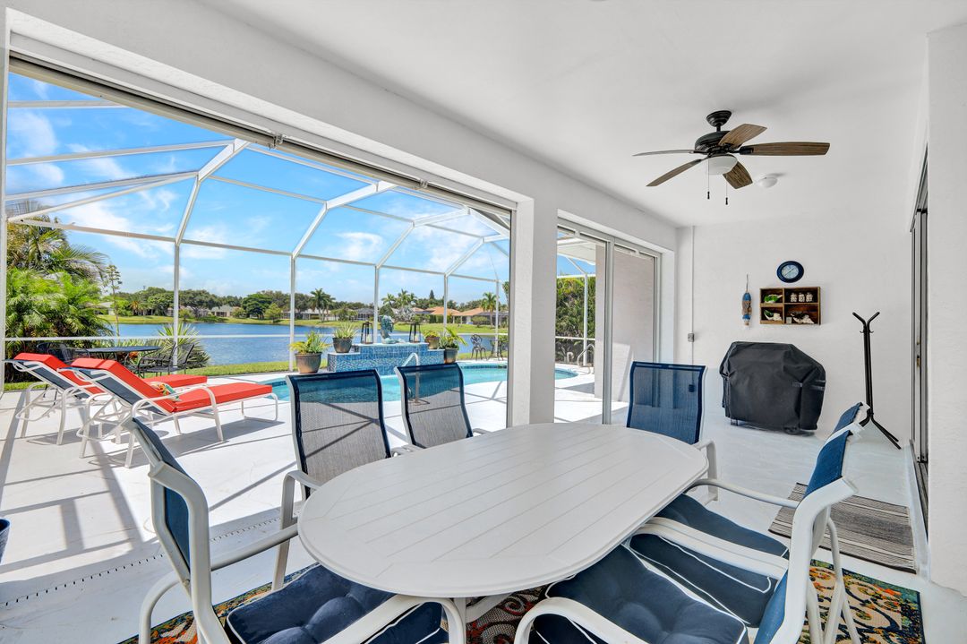 484 Crossfield Cir, Naples, FL 34104