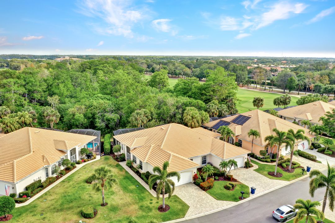 12715 Fox Ridge Dr, Bonita Springs, FL 34135