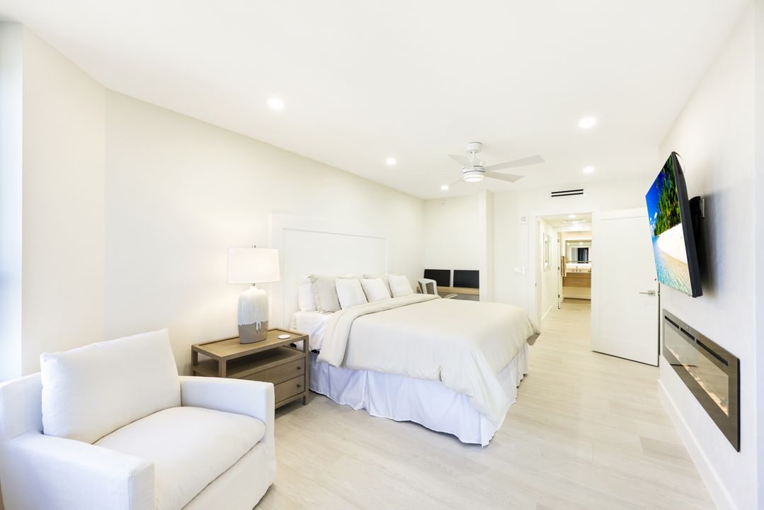 6001 Pelican Bay Blvd #1004, Naples, FL 34108