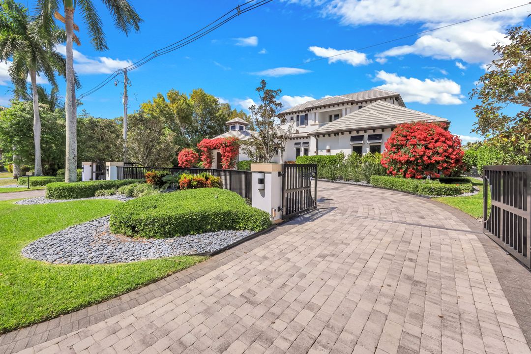 605 Galleon Dr, Naples, FL 34102