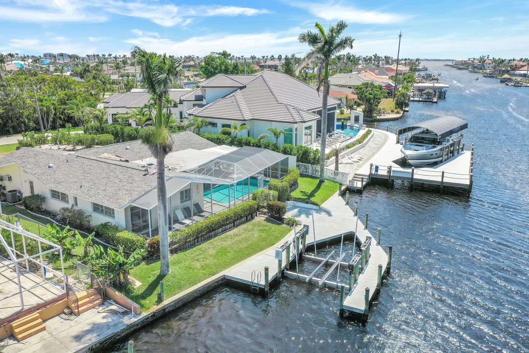 5205 Savoy Ct, Cape Coral, FL 33904