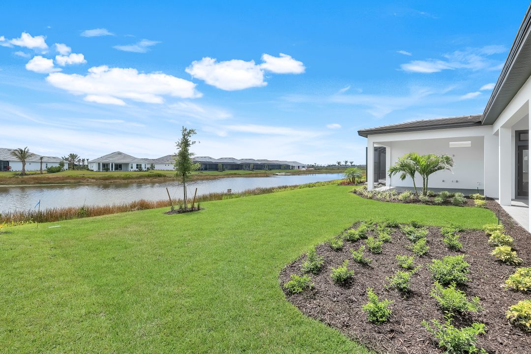 15460 Turin Dr, Naples, FL 34114