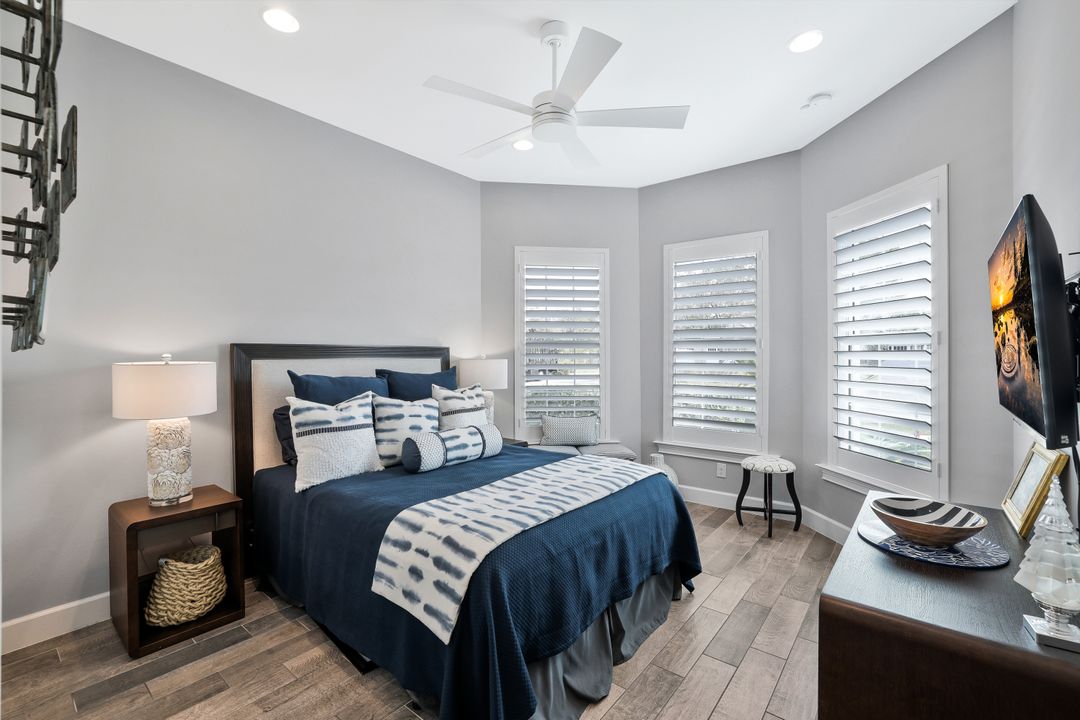 5811 Haiti Dr, Naples, FL 34113