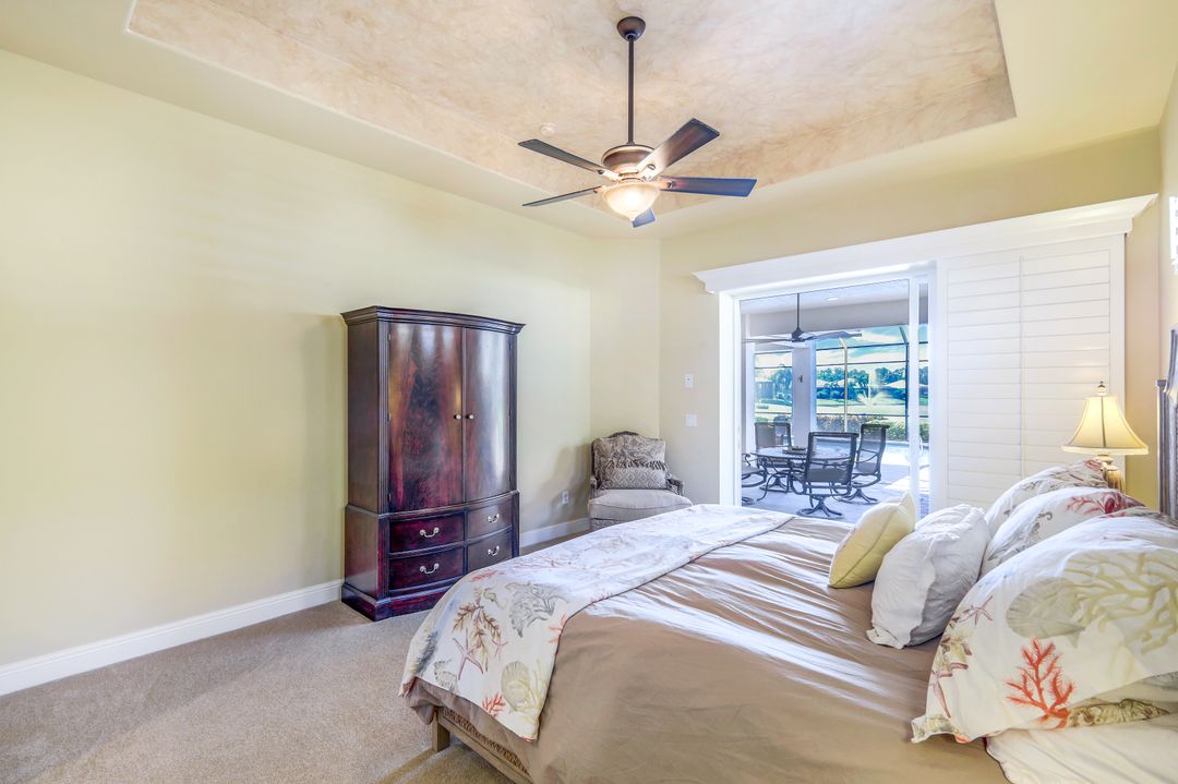 5742 Hammock Isles Dr, Naples, FL 34119